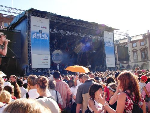 Die Arena of Pop kehrt 2009 mit einigen Sternchen, aber auch mit frischen Talenten ans Mannheimer Schloss zurück.